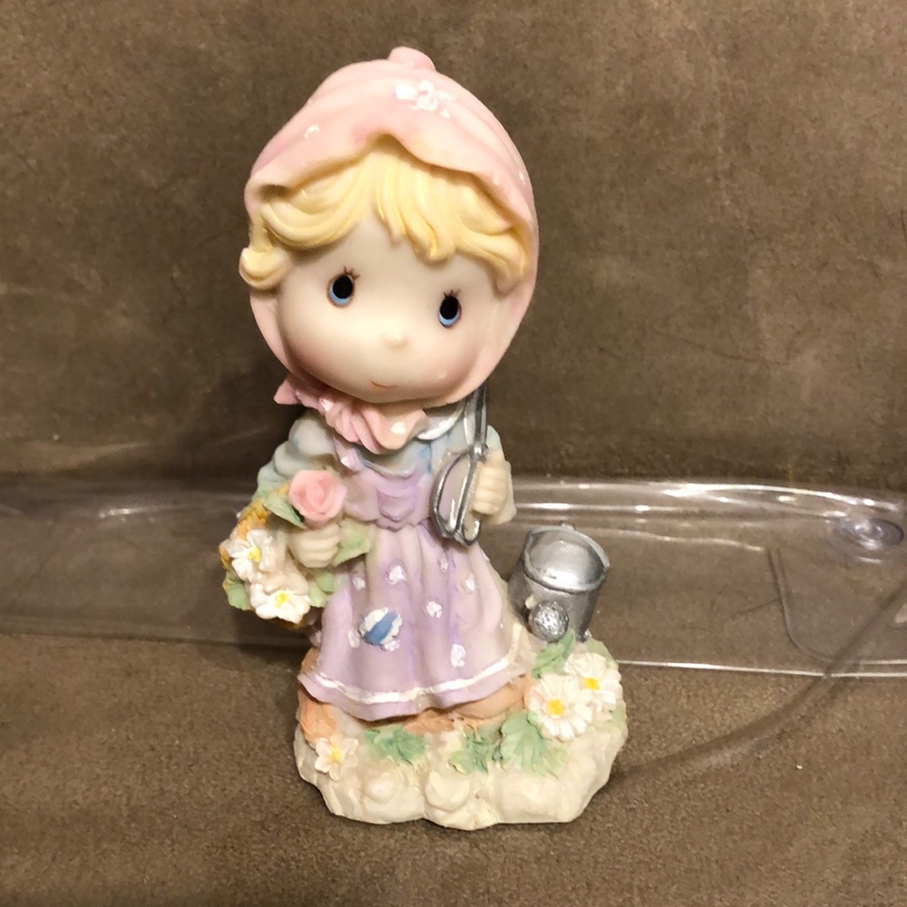 Adorable 🎉HP🎉Spring Garden Girl Statue